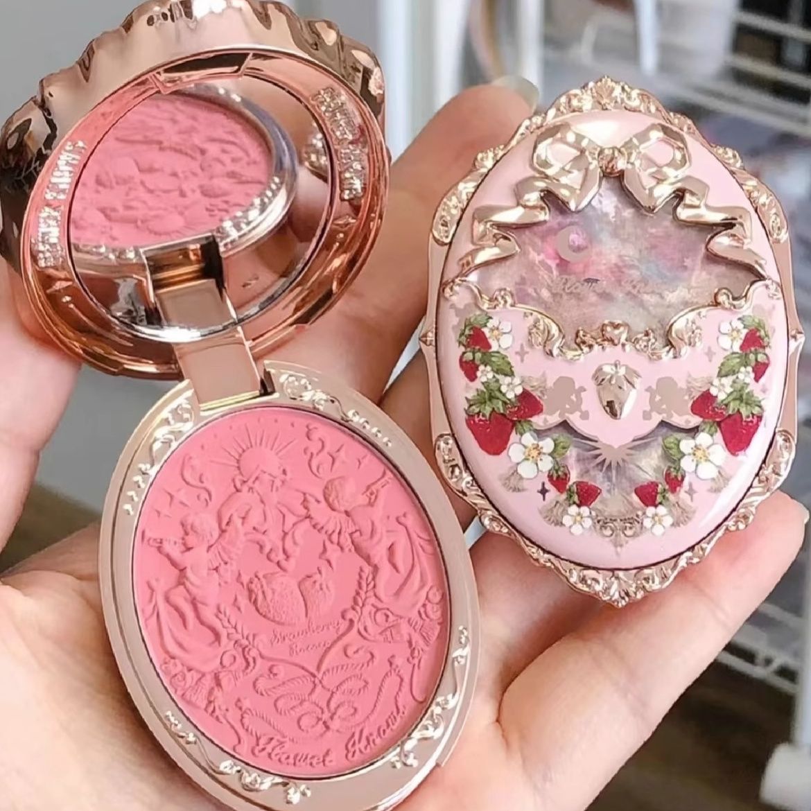 P Embossed Blush