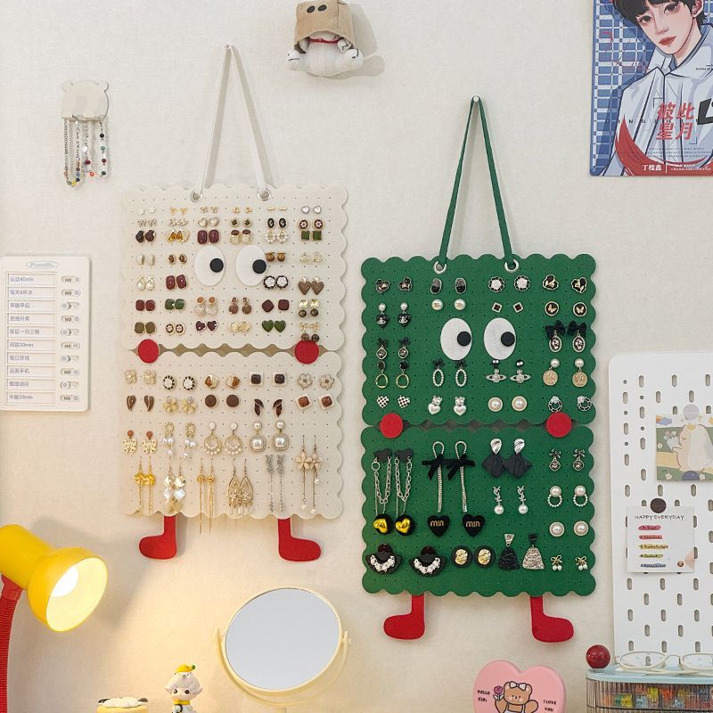 P jewelry felt wall hanging