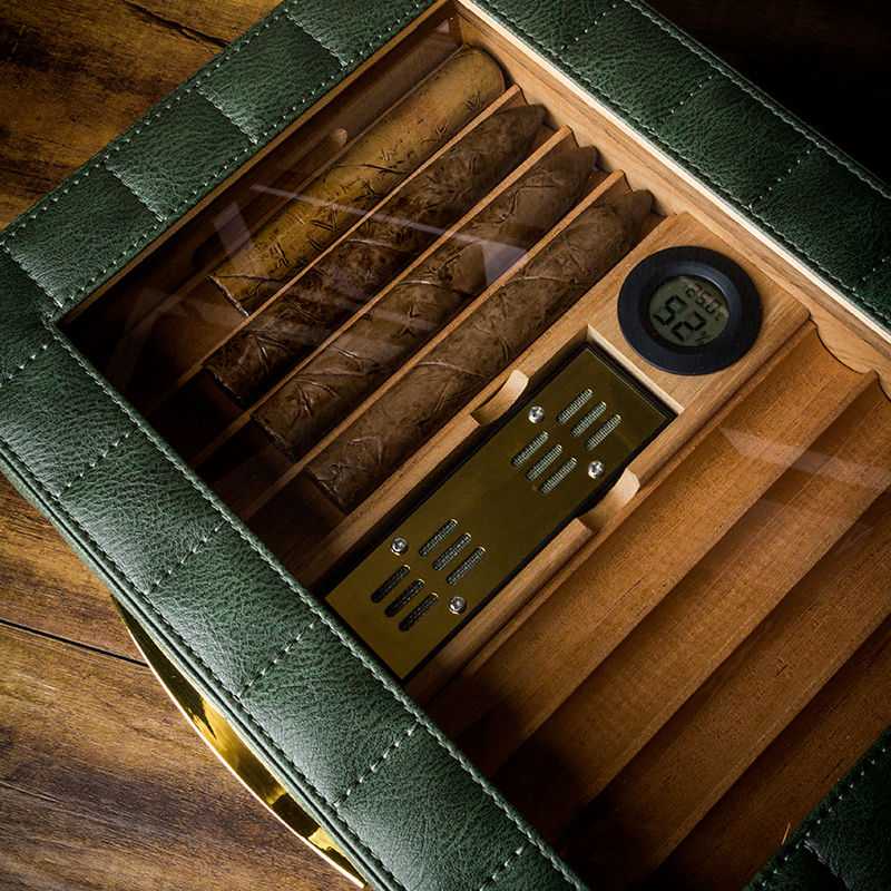 P Cedar wood humidor leather see-through window