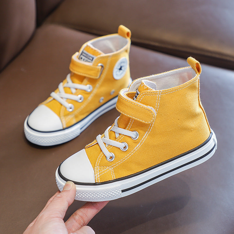 A children's canvas shoes