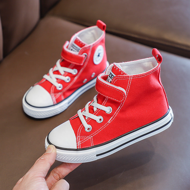 A children's canvas shoes