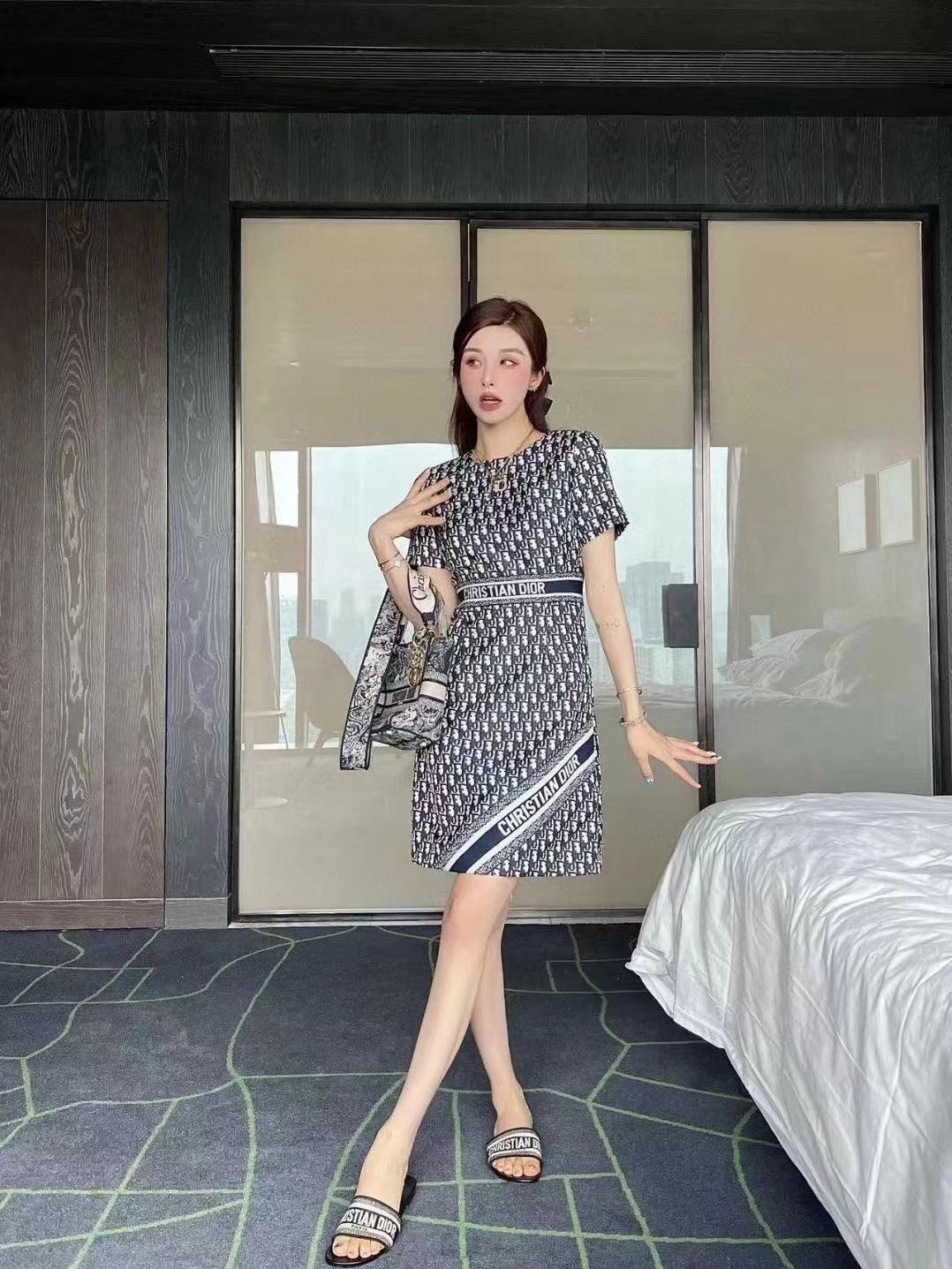 A high-end summer new old flower round neck fashion letter printing temperament thin dress short sleeves - Mixbatch