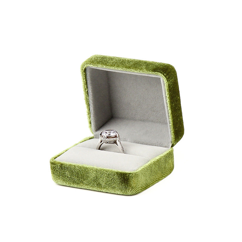 A iron embryo flannel jewelry box