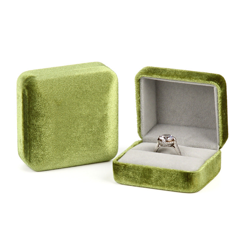 A iron embryo flannel jewelry box