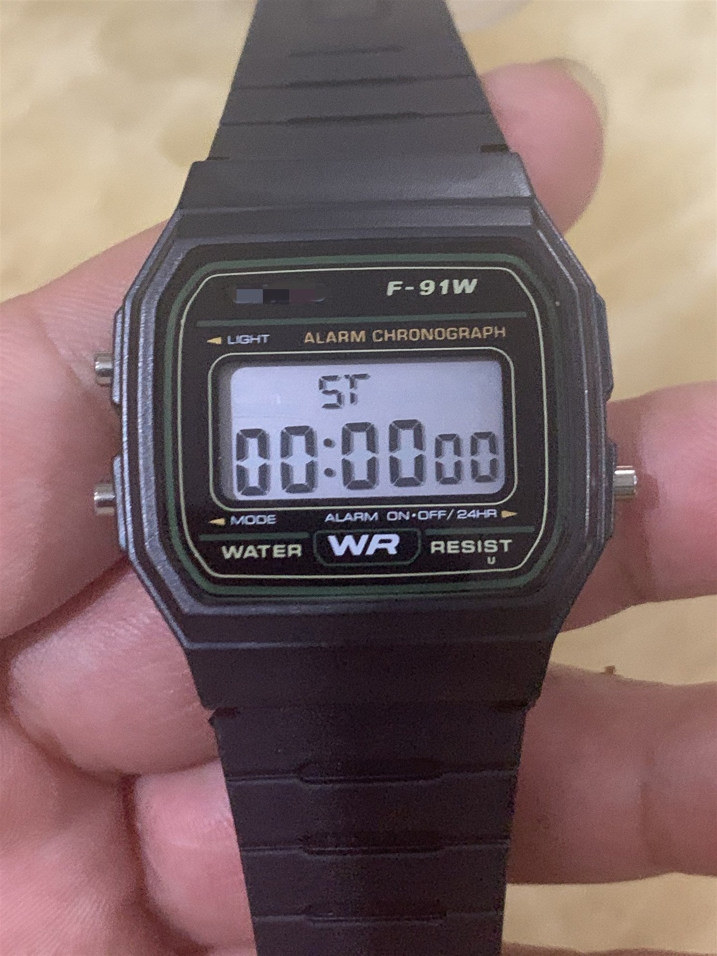 A popular retro digital display timing alarm clock lights multi-functional sports student electronic watch cold light F-91W