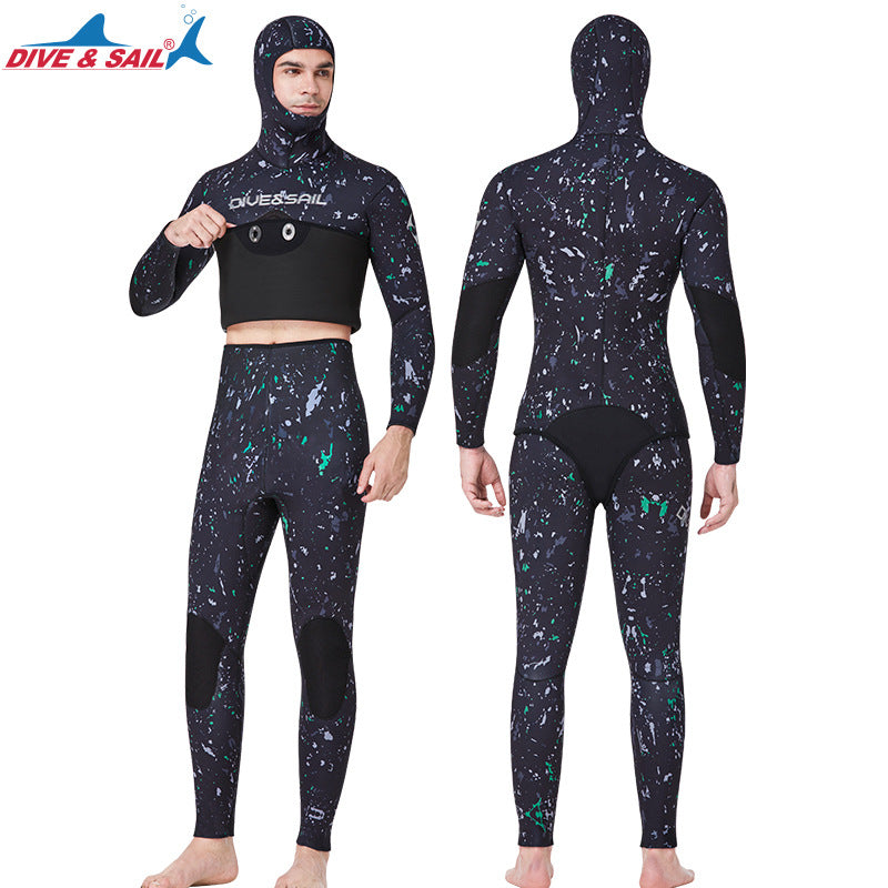 A 7MM wetsuit surf suit