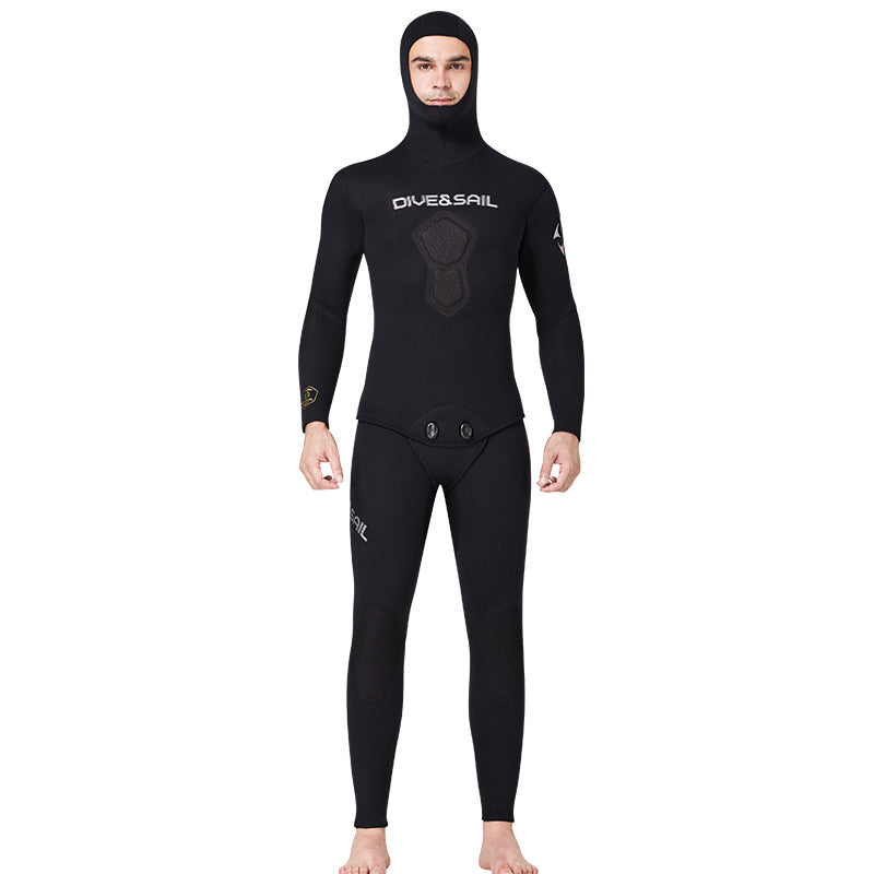 A 7MM wetsuit surf suit