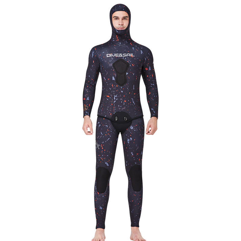 A 7MM wetsuit surf suit
