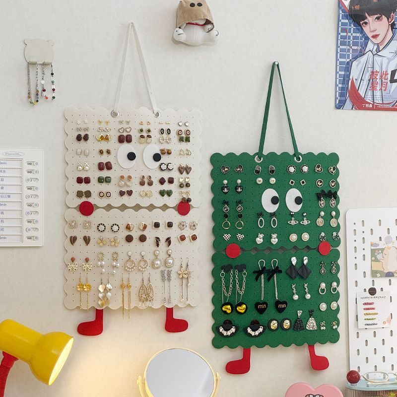 P jewelry felt wall hanging
