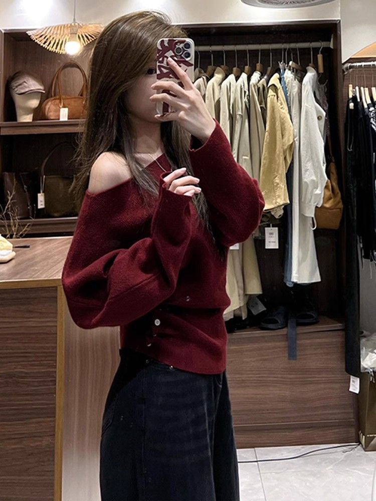 P French retro red slanted shoulder long-sleeved knitted bottoming shirt women's autumn and winter off-the-shoulder collarbone sweater with a beautiful top inside