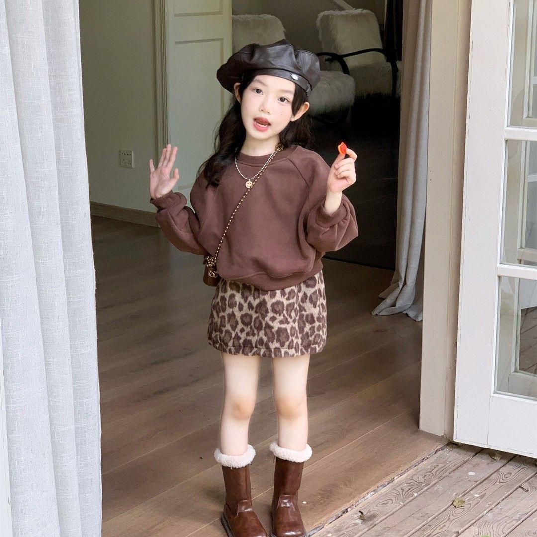 P children's sweater skirt set