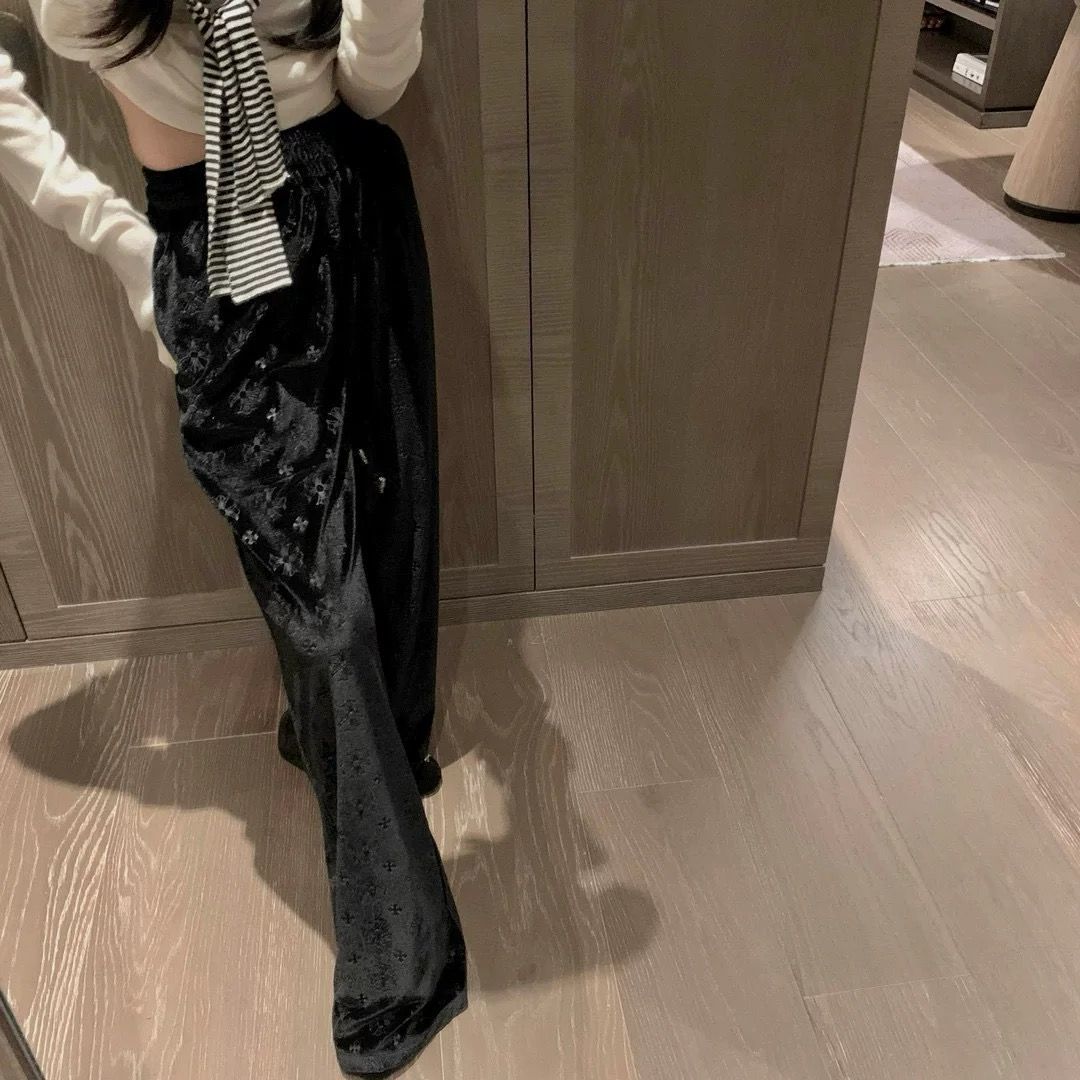 P Velvet embossed trousers