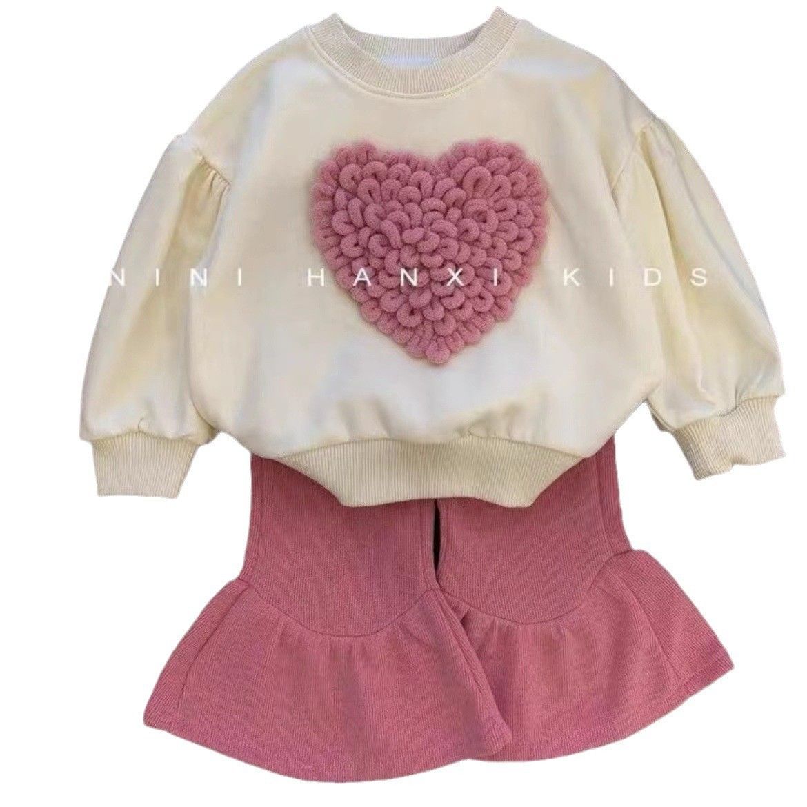 A Korean version of children's clothing, foreign style sweater set, autumn new girls' love jumper, top, horn pants two-piece set