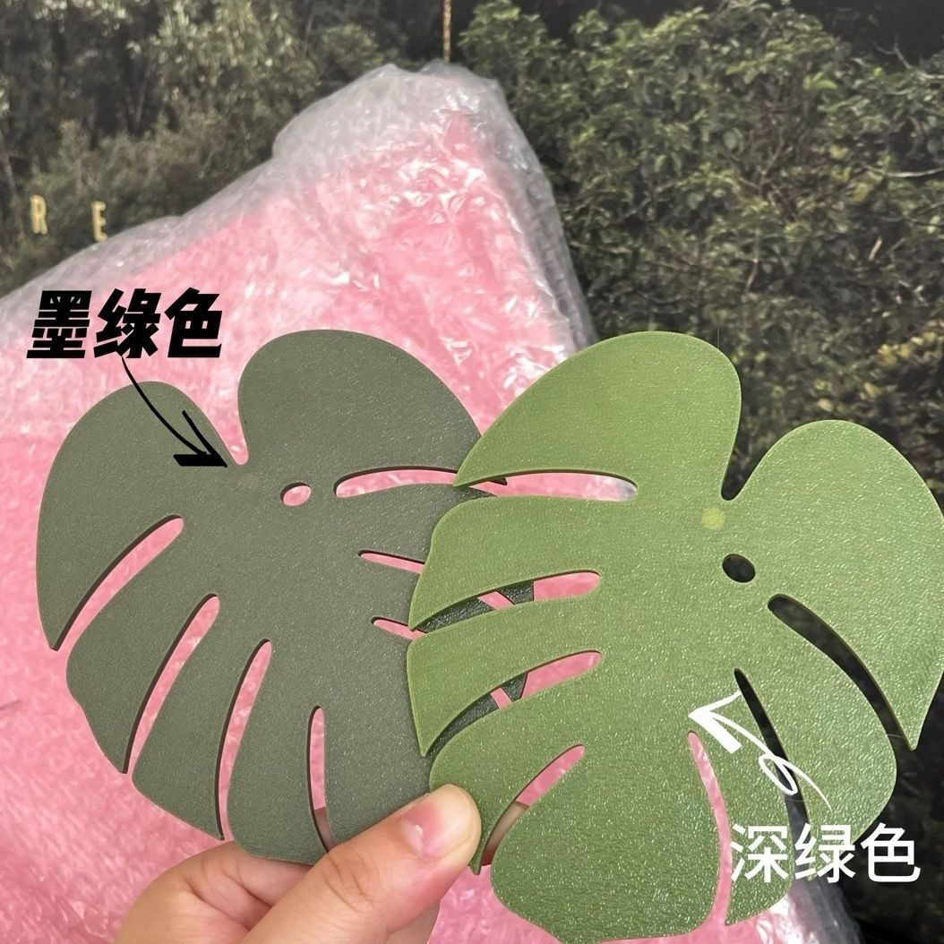 P magnet coaster ornament