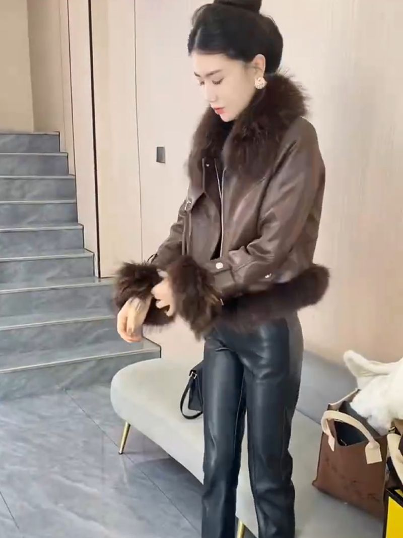 P fur collar leather jacket