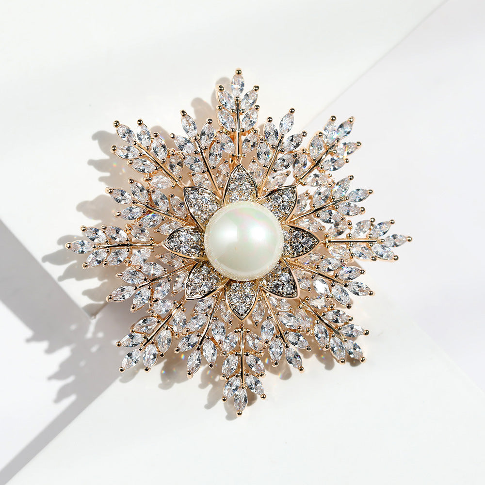A European and American trend popular snowflake brooch, super flash zircon freshwater pearl brooch celebrity accessories - Mixbatch