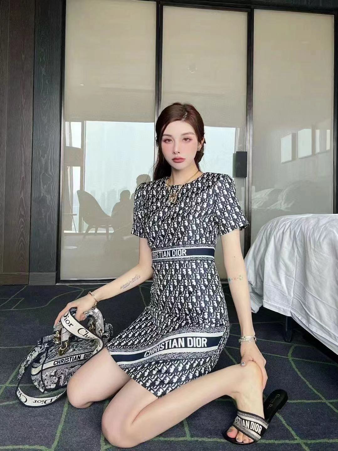 A high-end summer new old flower round neck fashion letter printing temperament thin dress short sleeves - Mixbatch