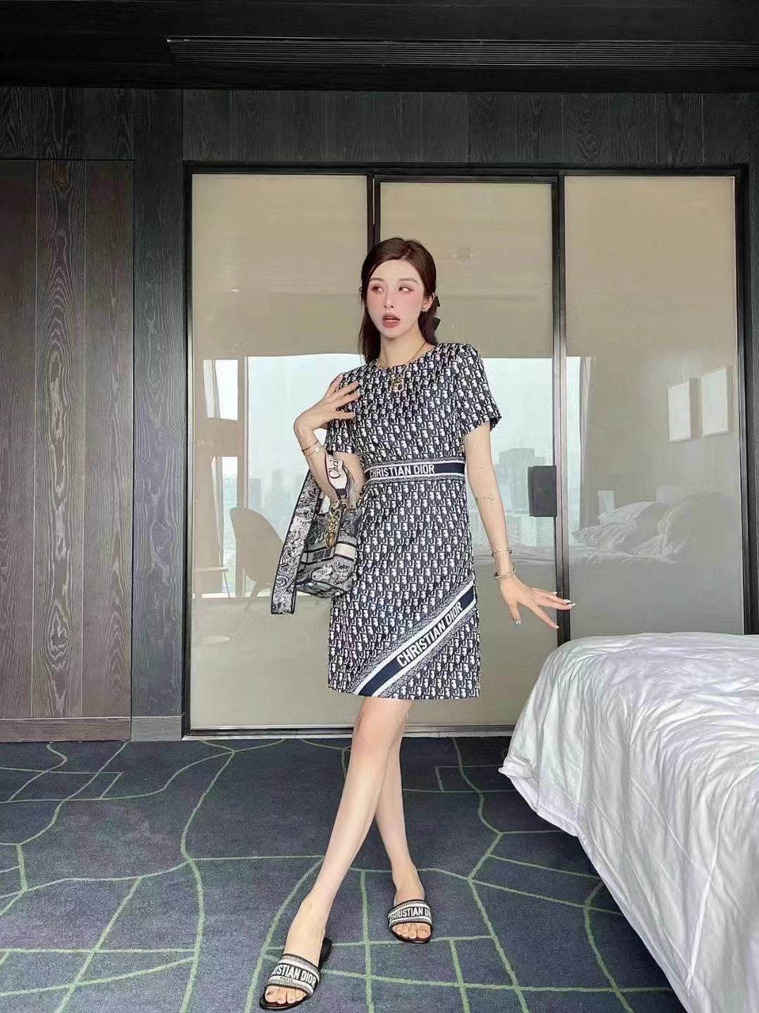 A high-end summer new old flower round neck fashion letter printing temperament thin dress short sleeves - Mixbatch