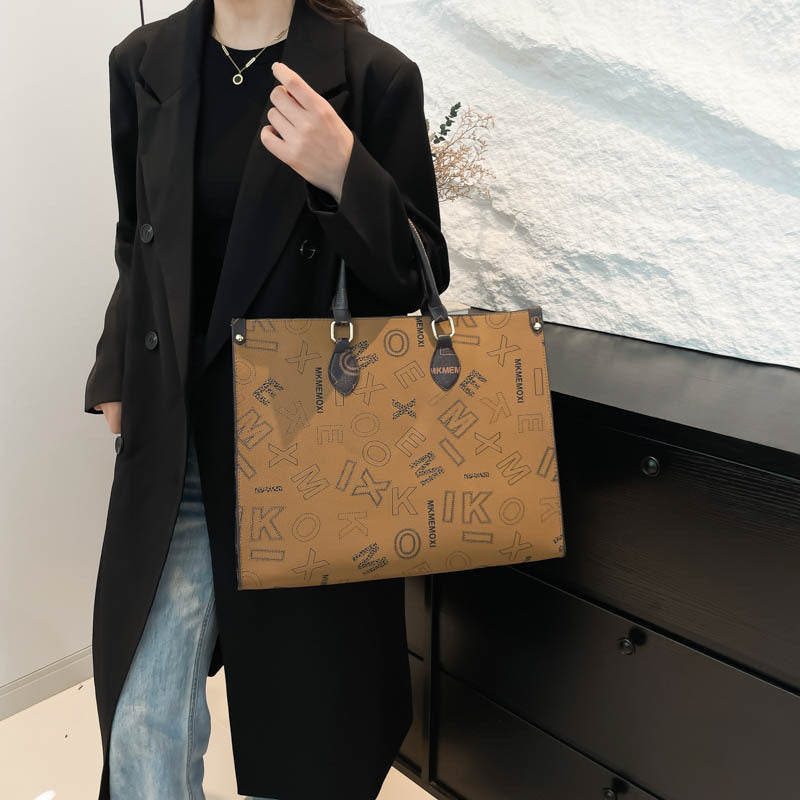 A new model, new style, simple and large-capacity letter presbyopia tote bag, portable commuter women's bag