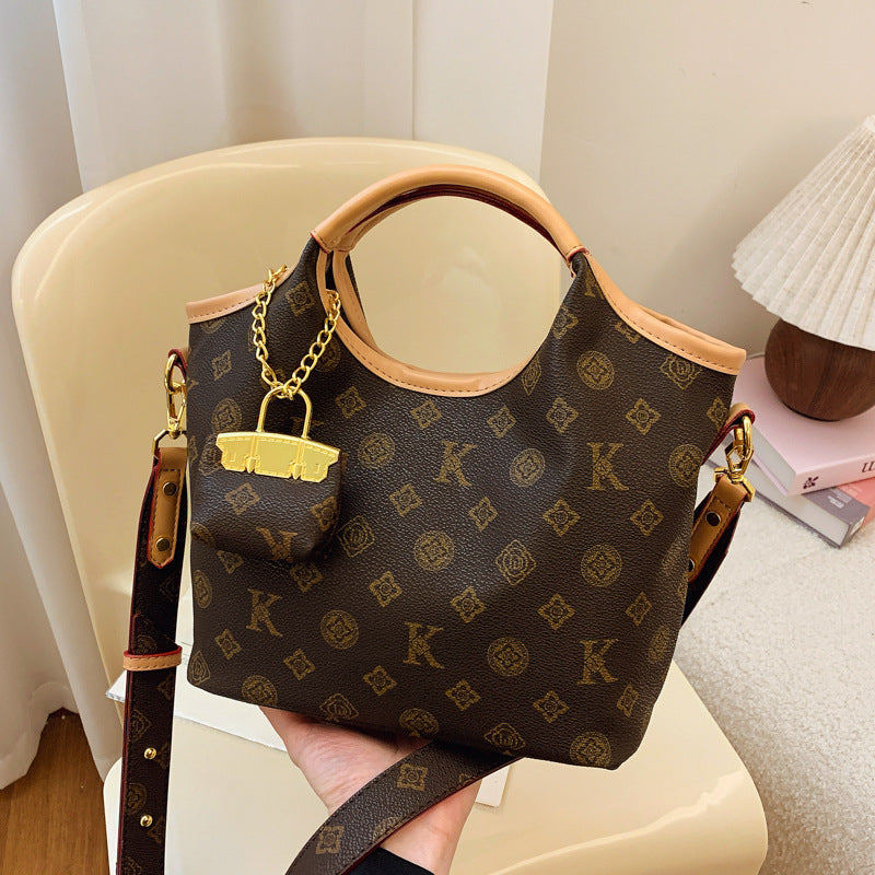 A high-end fashion portable vegetable basket bag woman