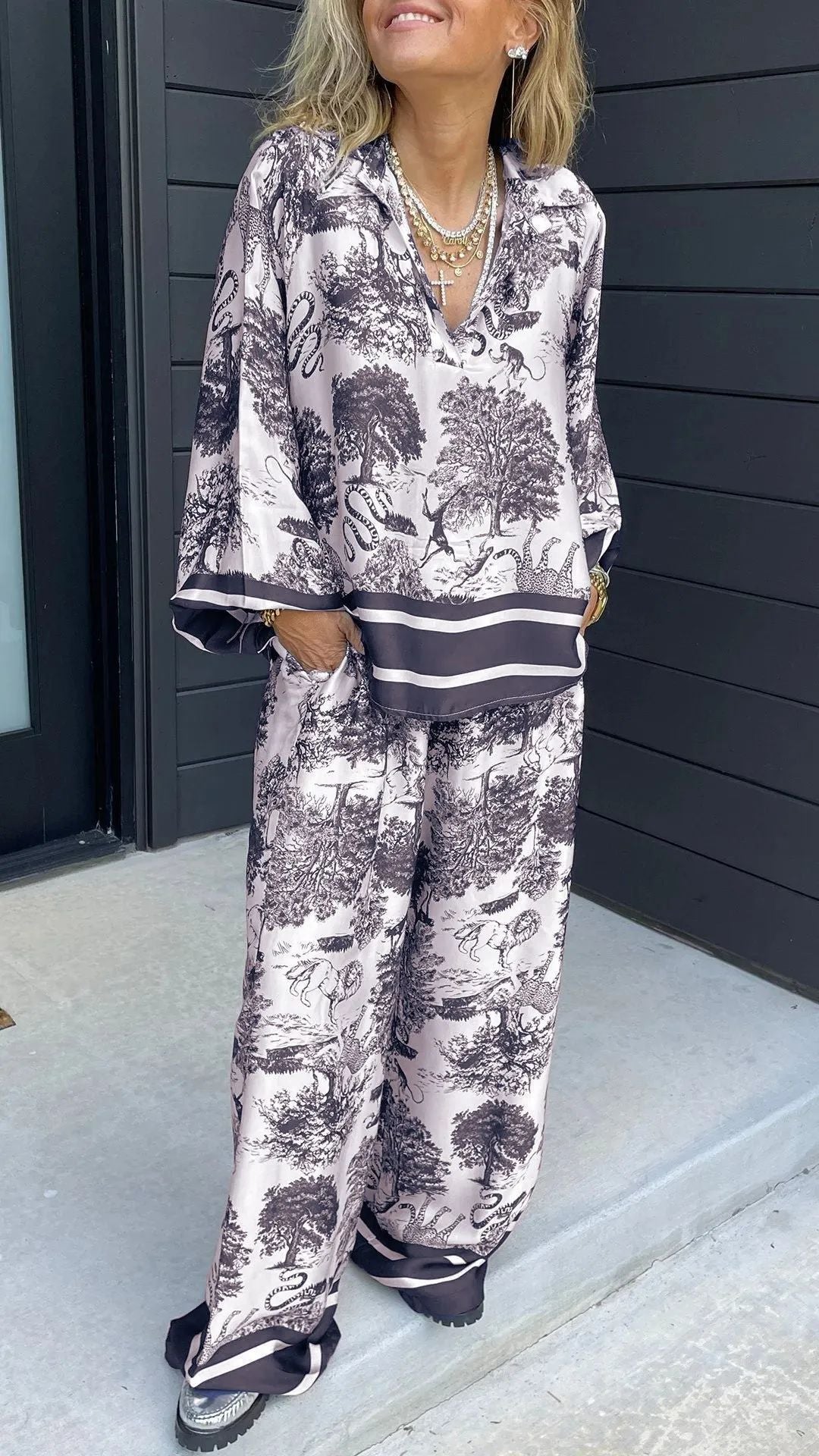 A Cross-border independent station fashionista V-neck printed long-sleeved pocket casual women's suit