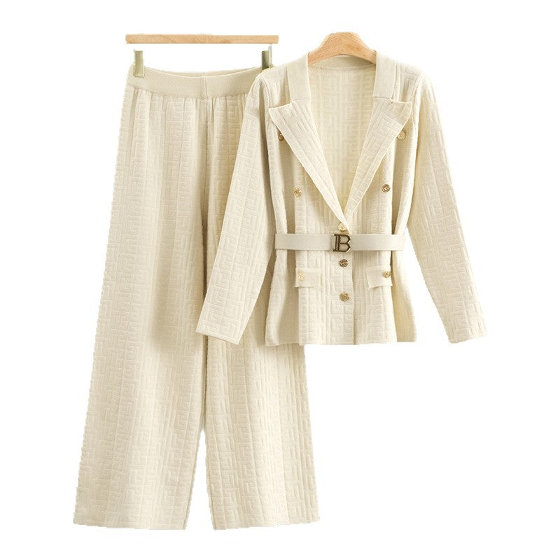 A long sleeve suit
