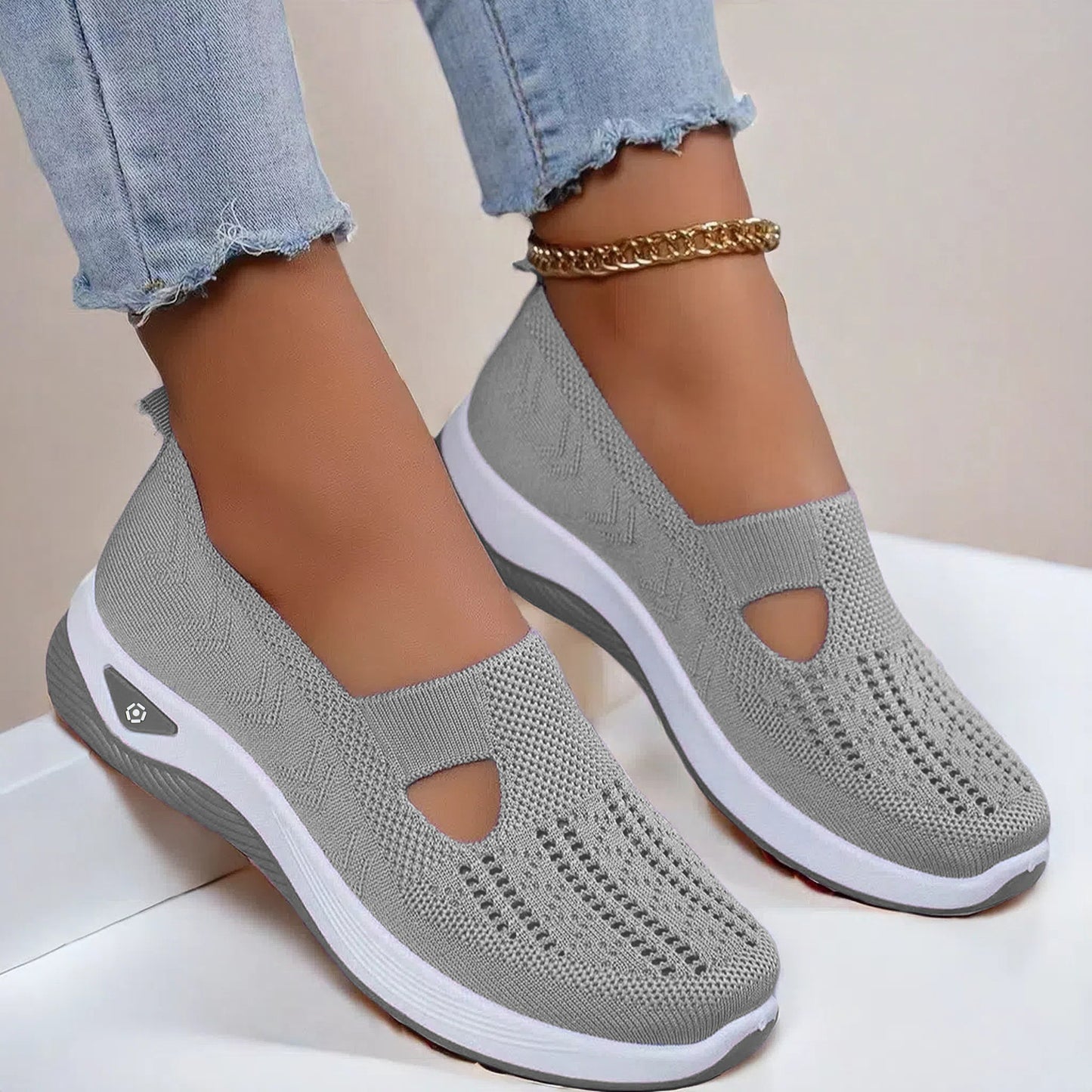A Breathable shoes for summer
