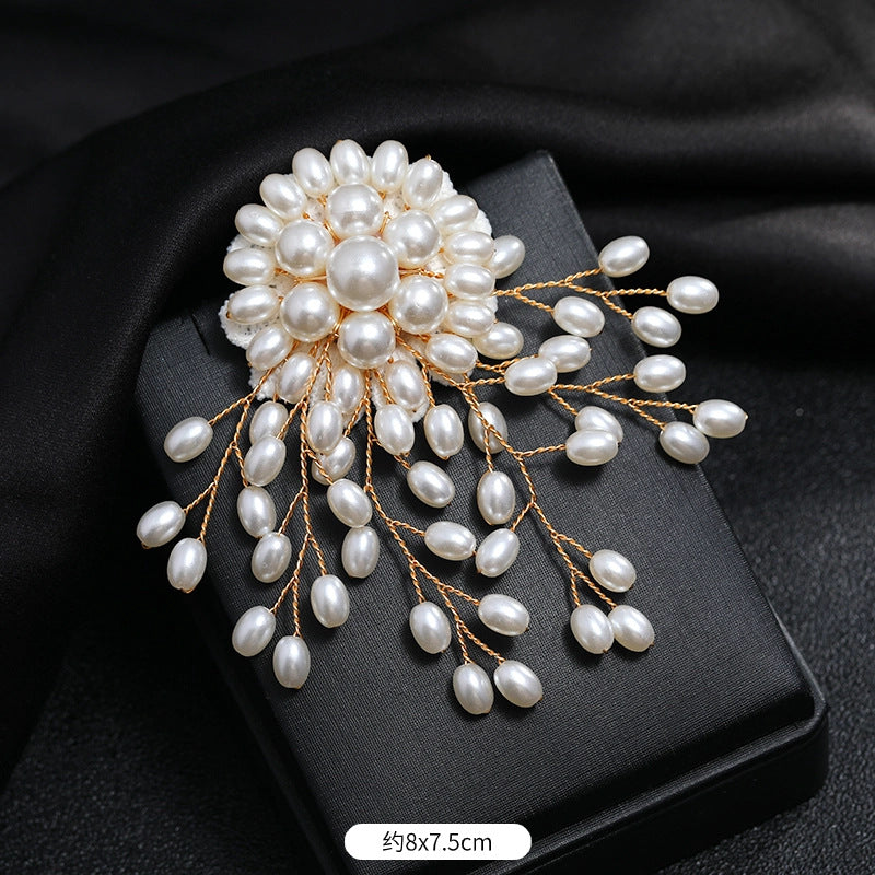 A elegant temperament luxury imitation pearl brooch women's fashion versatile snowflake pin high-end atmospheric corsage coat accessories - Mixbatch