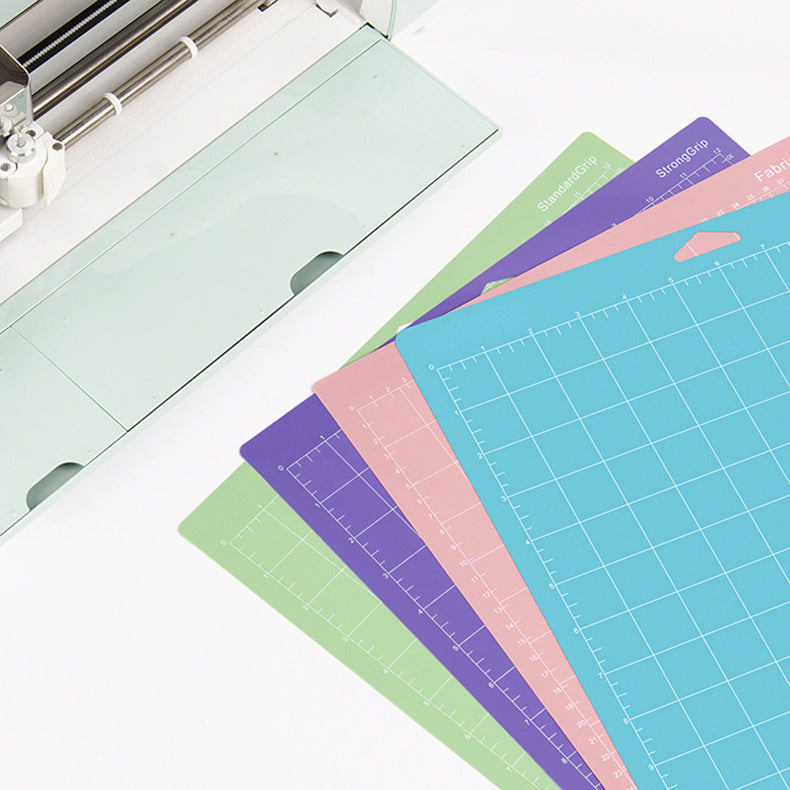 A cutting pad cutting mat viscous cutting pad