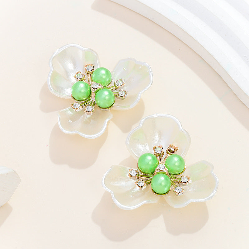 A three-leaf imitation shell petals three pearls flower heart accessories, resin flower plate DIY jewelry accessories wholesale - Mixbatch