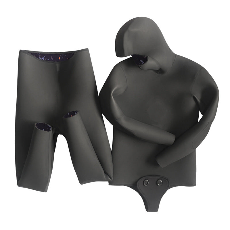 A 7MM wetsuit surf suit