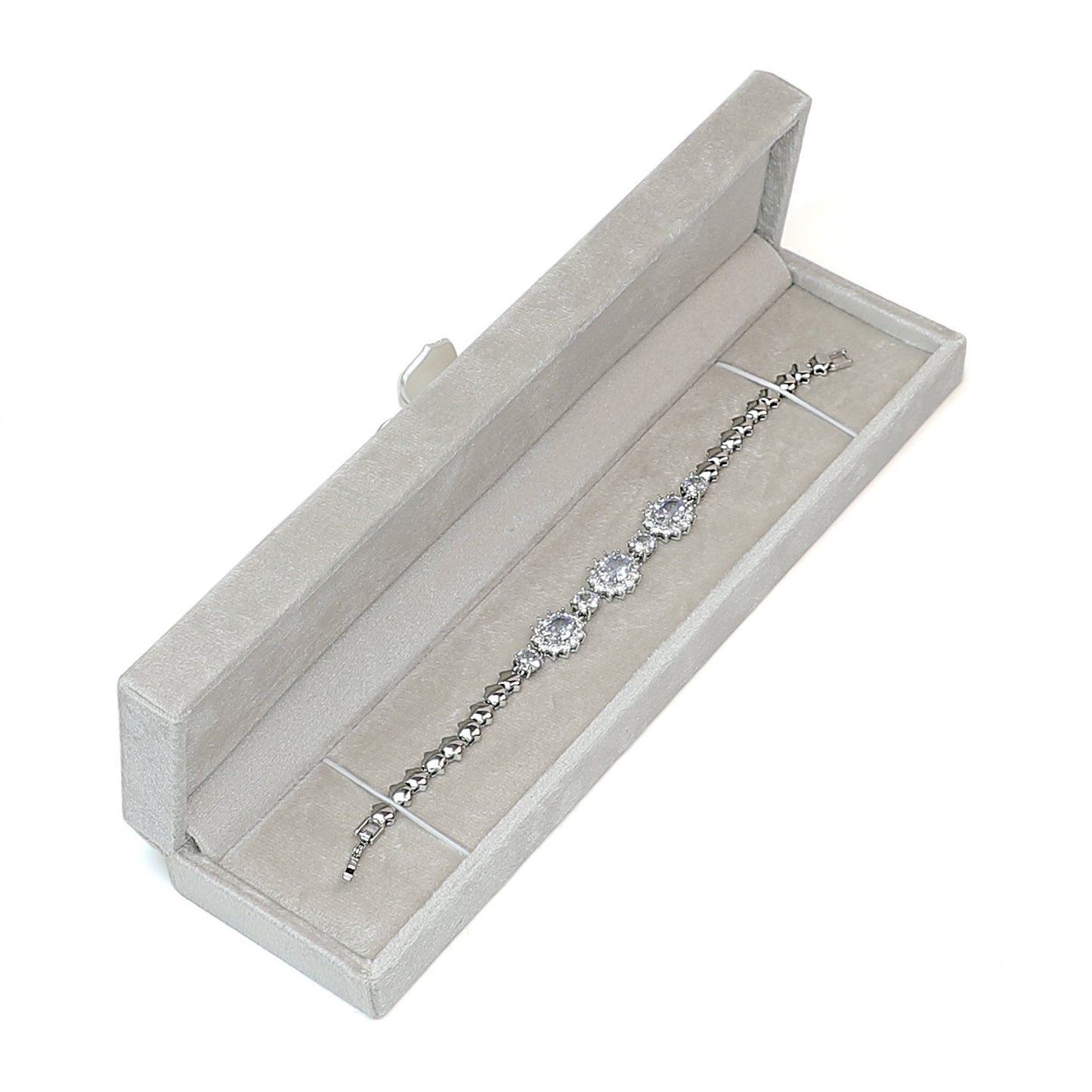 A velvet jewelry box custom LOGO