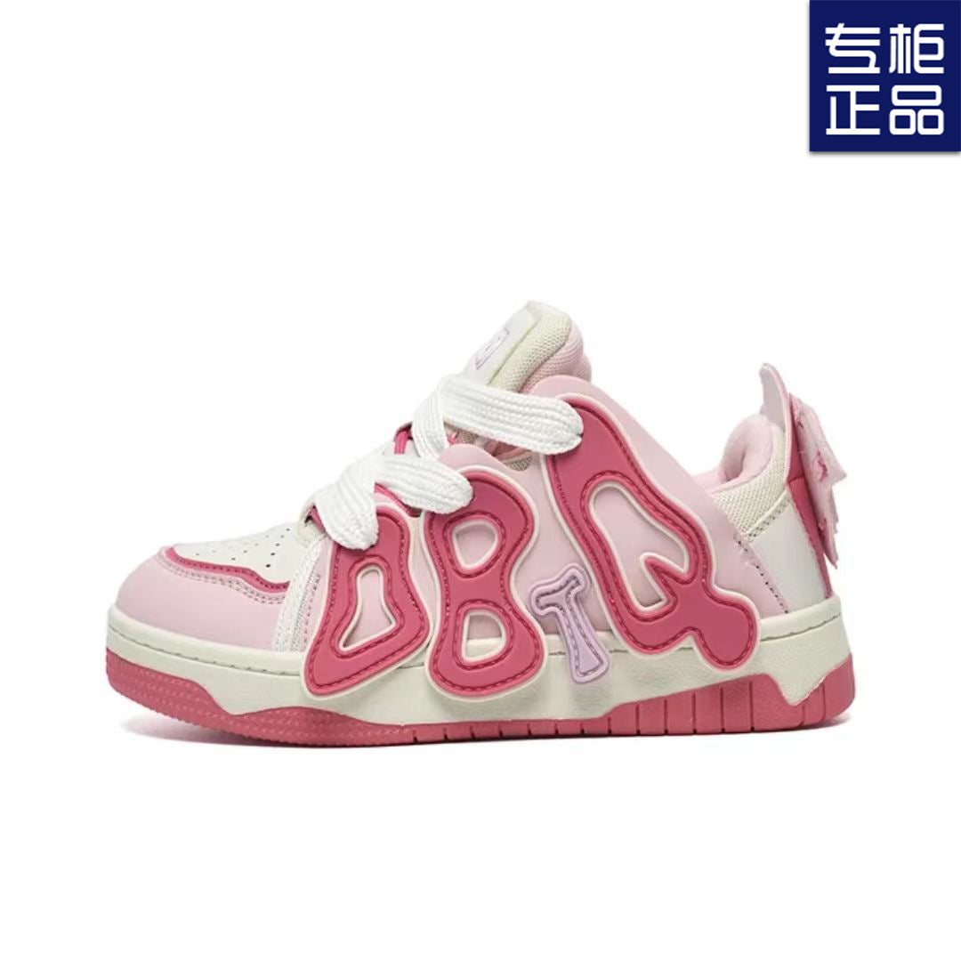 A casual flat shoe