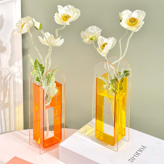 A acrylic vase ornament