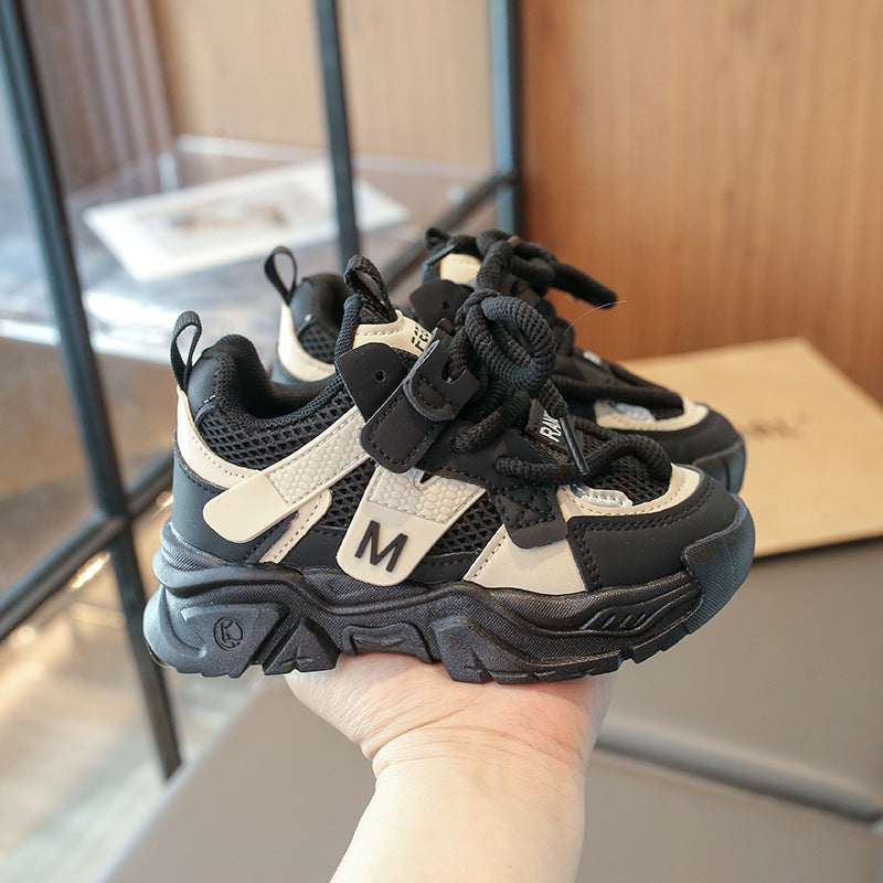 A children's sports shoes