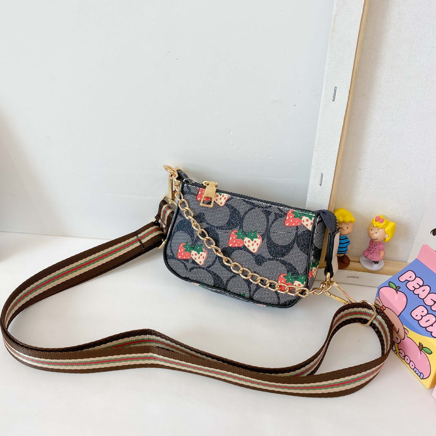 A new foreign fashion princess bag girls messenger bag little girl chain bucket bag - Mixbatch