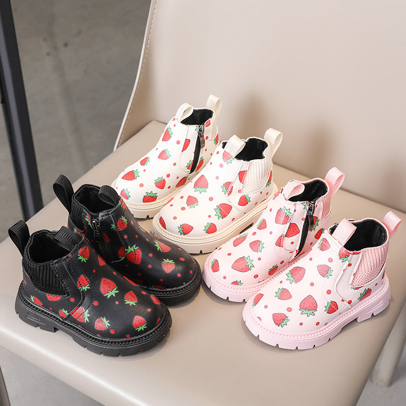 A Boys and Girls Martin Boots Soft-soled Strawberry Versatile Leather Boots
