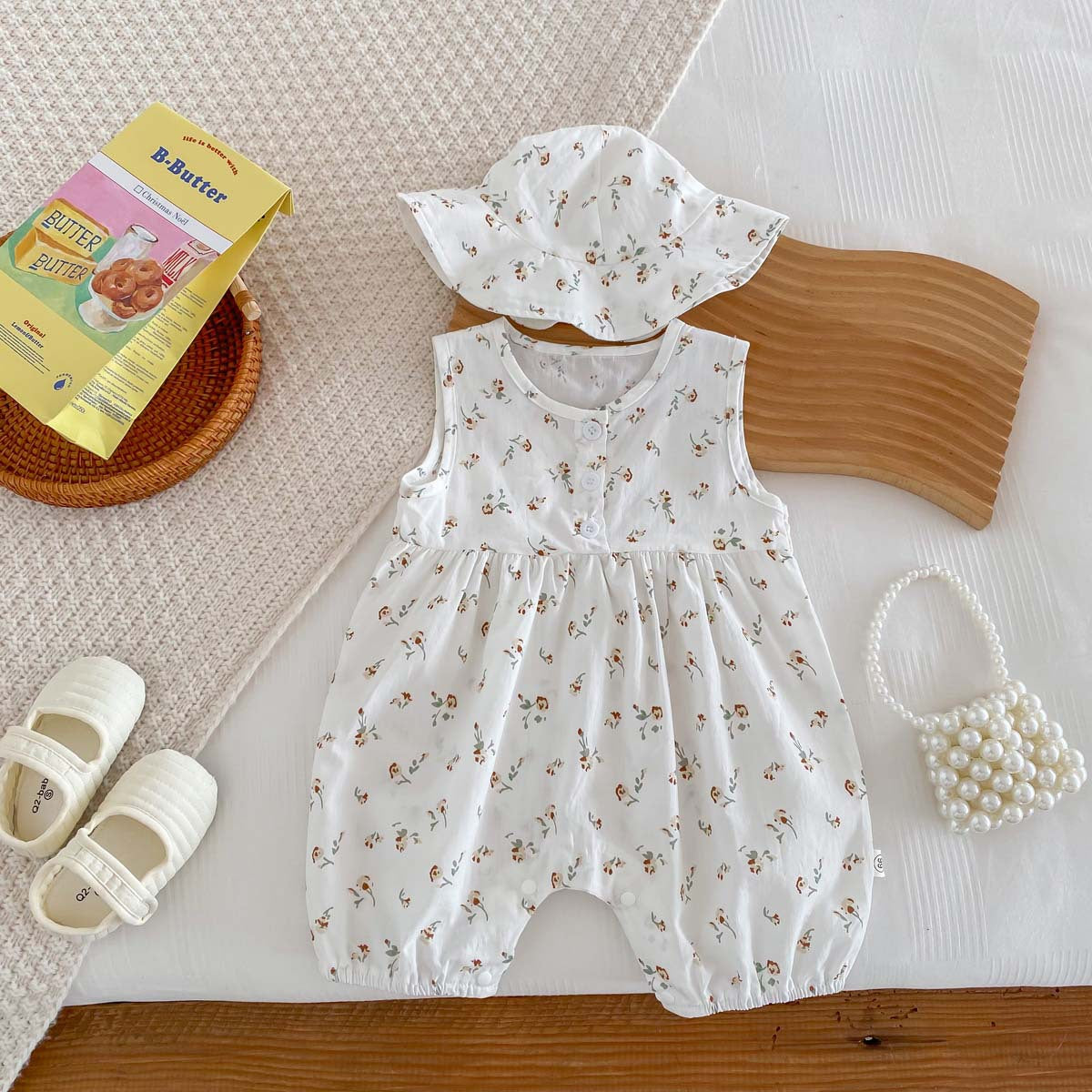 A girl baby summer thin floral bag fart clothes crawling baby western style plaid sleeveless vest jumpsuit to send a hat. - Mixbatch