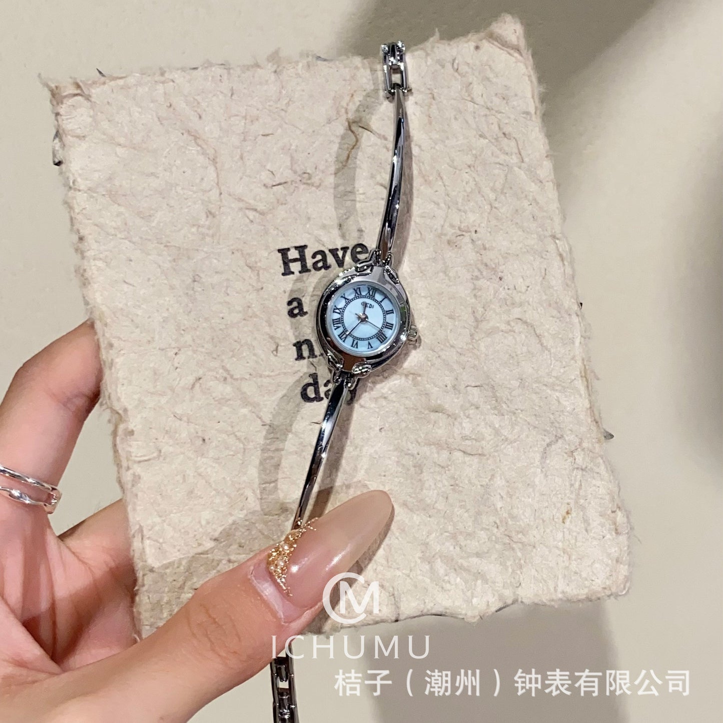 A Goldie watch women's light luxury niche women's small bracelet student small dial literature and art