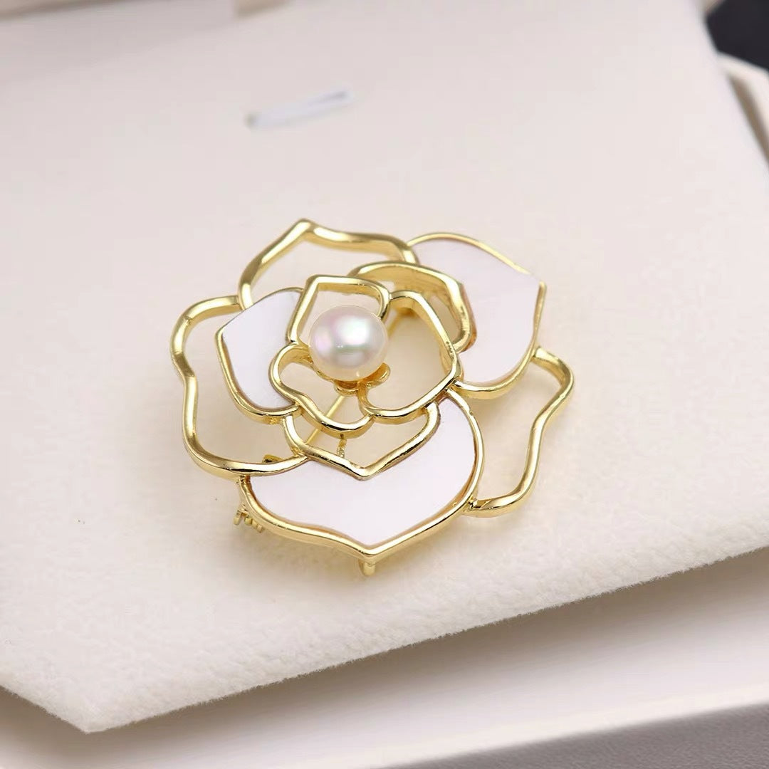 A high-end camellia brooch high-end sense niche pearl pin women's suit small fragrant corsage accessories wholesale jewelry - Mixbatch