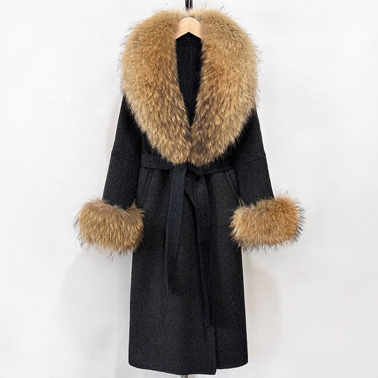 A double-sided wool coat and sweater collar jacket