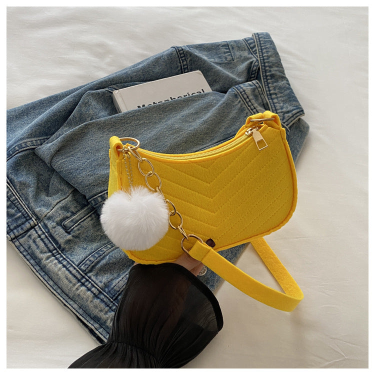A summer new fresh felt armpit bag indentation fashion single shoulder foreign style small square bag
