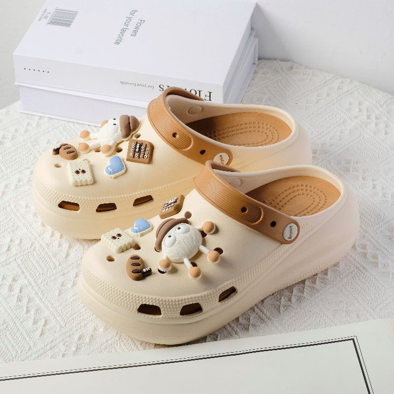 A puff hole shoes female cartoon cute thick sole stepping on shit beach shoes cool slippers