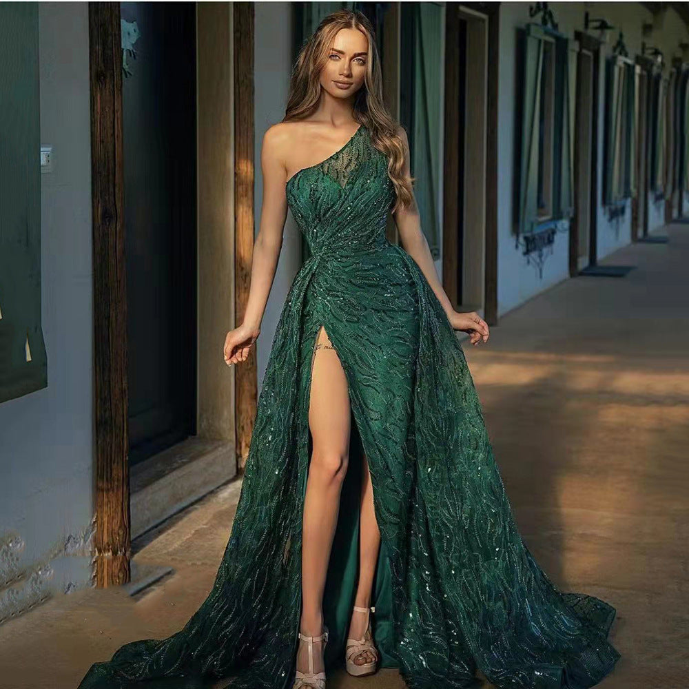 A Spring and summer new split dress dress sequined suspender evening dress