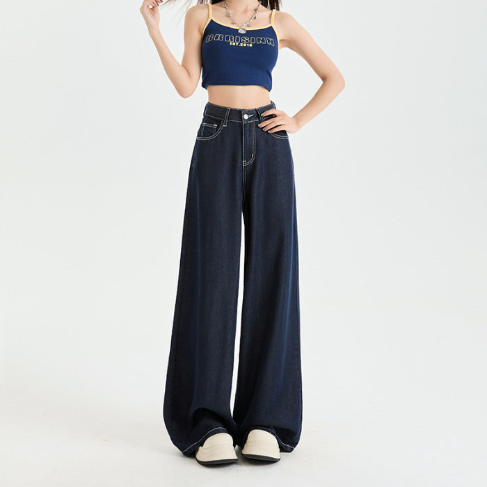 A baggy wide-leg pants jeans
