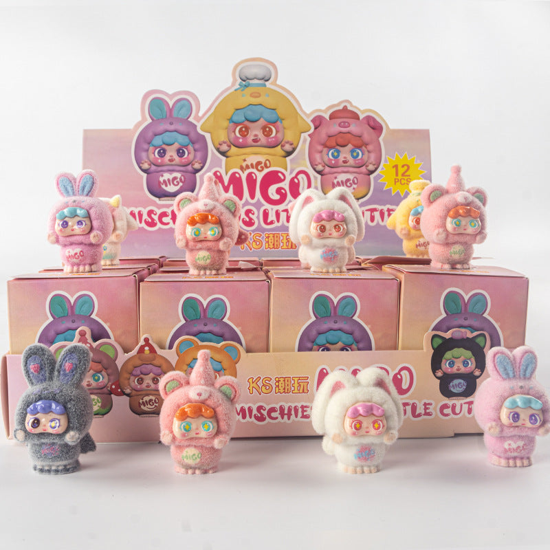 A flocking ornament toy