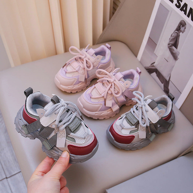 A children's sports shoes