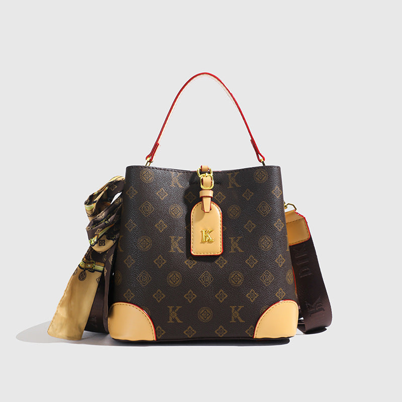 A new printed shoulder oblique span bag trendy fashion versatile handbag bag