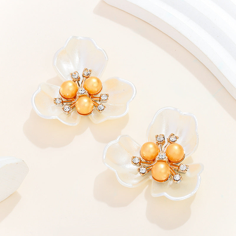 A three-leaf imitation shell petals three pearls flower heart accessories, resin flower plate DIY jewelry accessories wholesale - Mixbatch