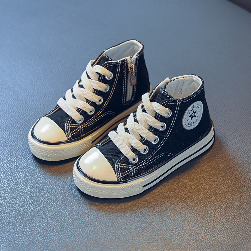 A children's canvas shoes